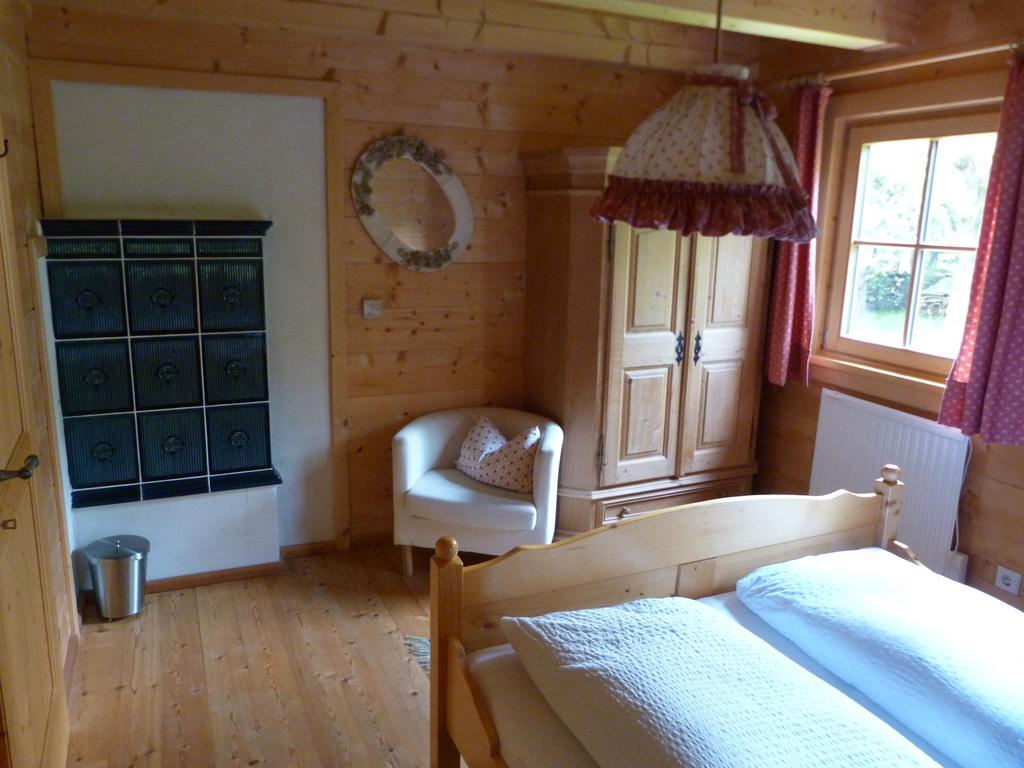 Knusperhaeusl Villa Uttendorf Room photo